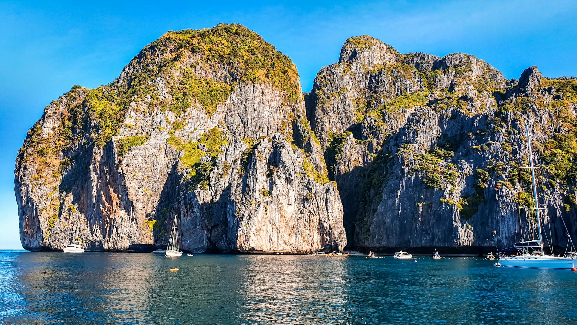 Explore Krabi’s safe cultural landmarks with confidence